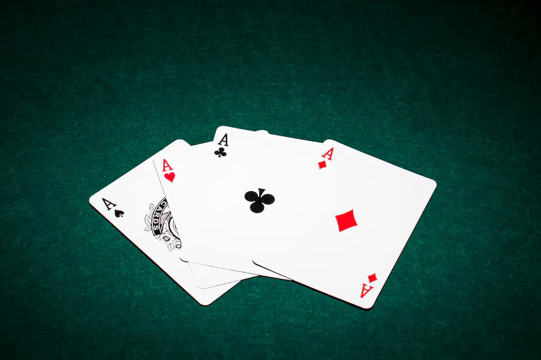 how to play gambling card games in online